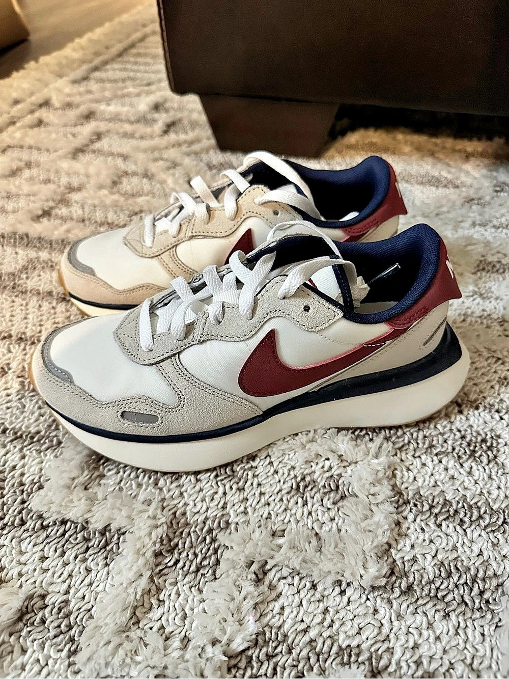 Nike Waffle Debut Sneakers in White & Red US 6 Like New